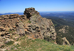 Restes del Castell de Rocabertí